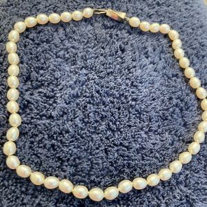 TIFFANY & CO freshwater pearl necklace 16”